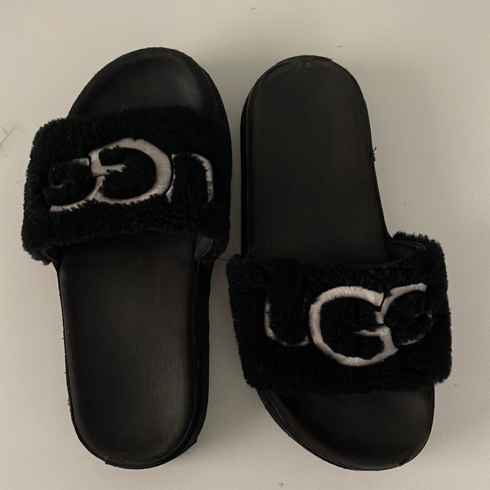 UGG